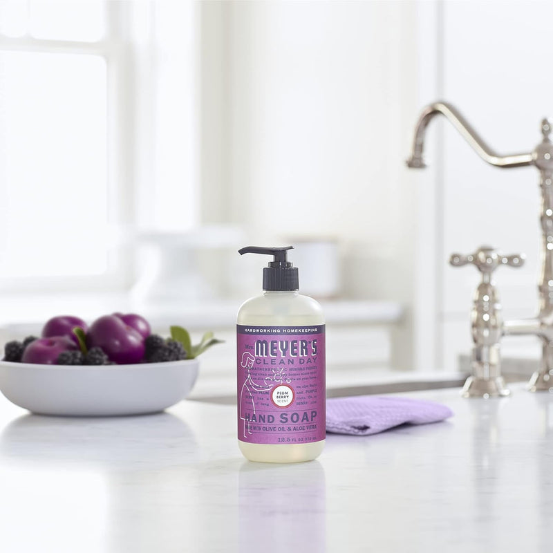 MRS. MEYER'S CLEAN DAY Liquid Hand Soap Refill, Cruelty Free and Biodegradable Formula, Lavender Scent, 33 Fl Oz (Pack of 1)